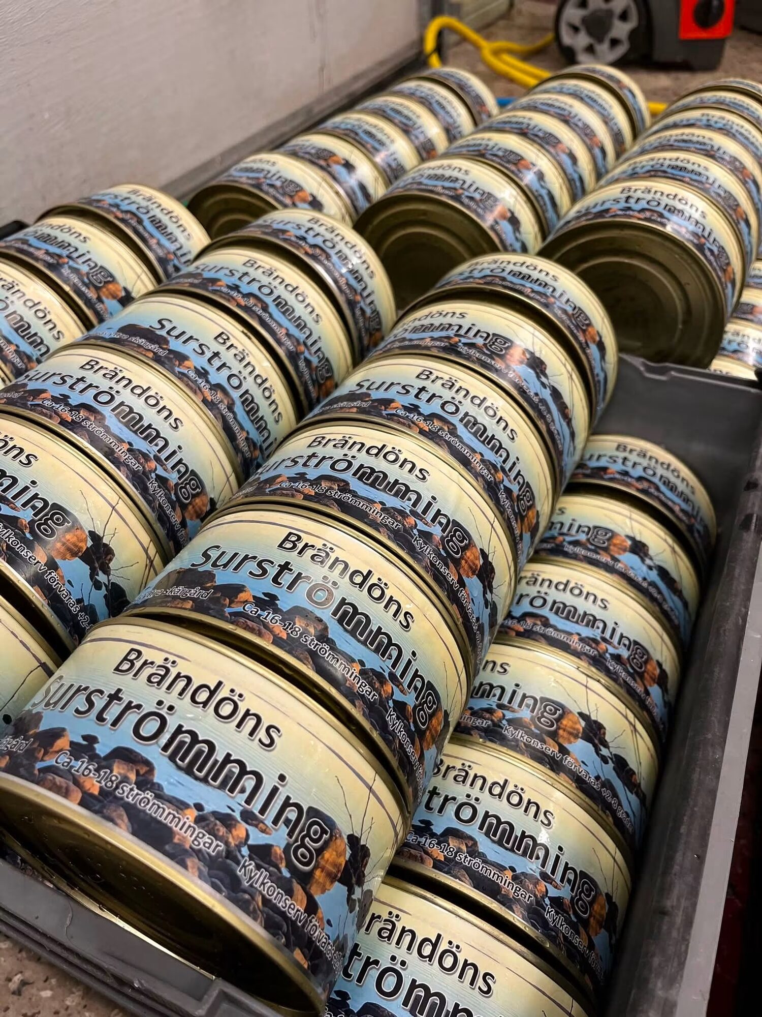 Staplade burkar med Brändöns surströmming